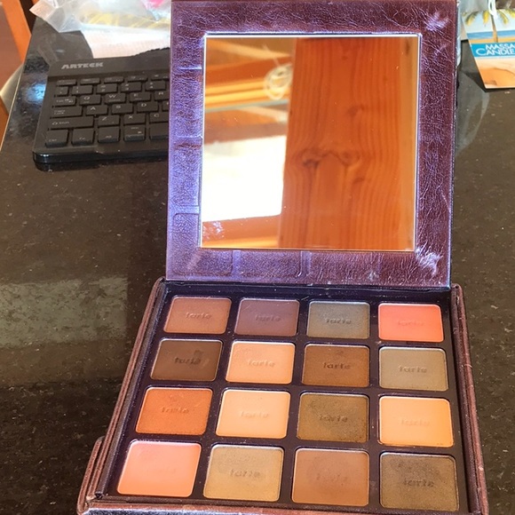 Tarte Compact With Beautiful Colors For eyes,Cheeks and Lips.. - Picture 5 of 11